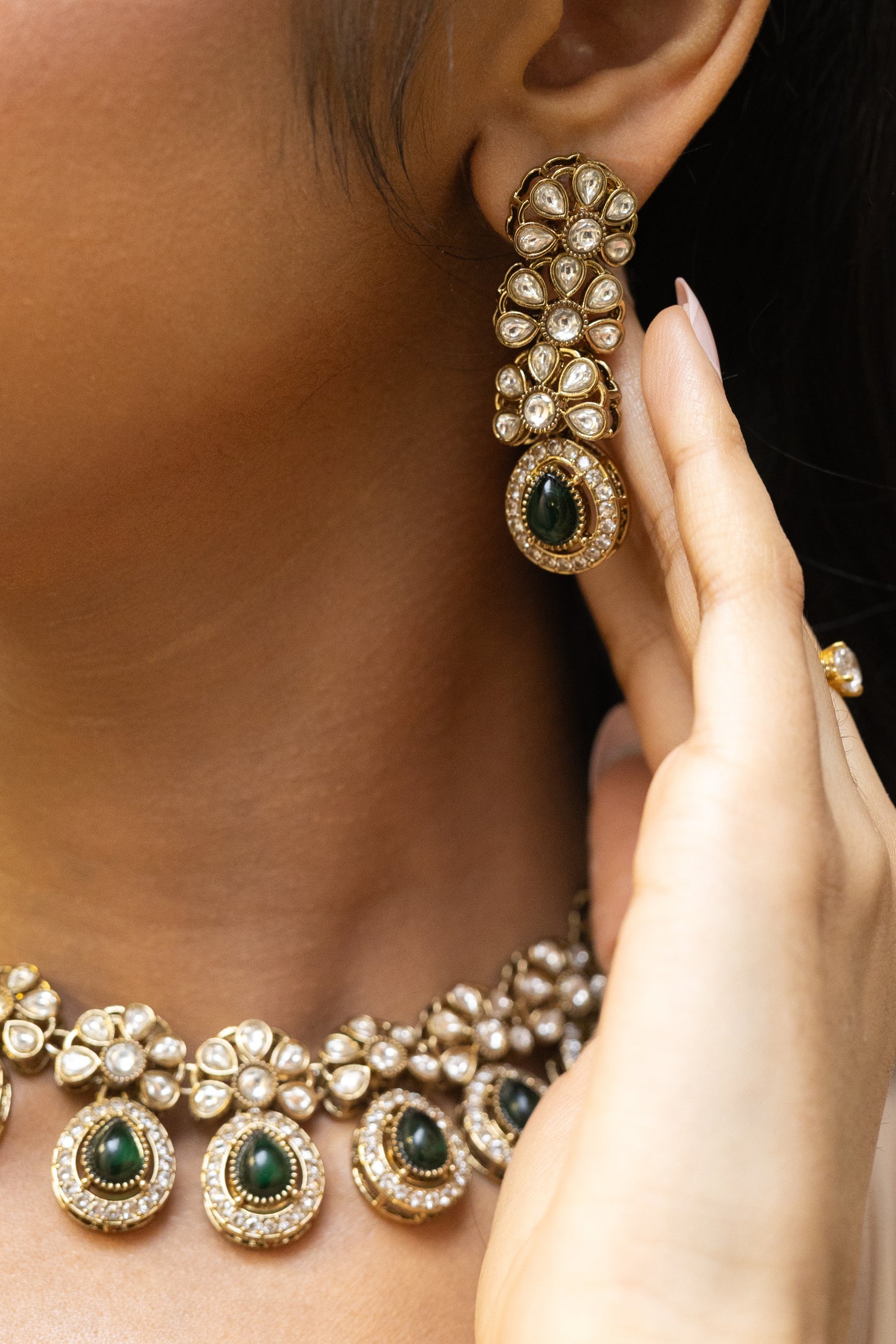 Rivya Emerald Green Kundan Choker Set - Deep Green South Asian Necklace and Tikka Set - Modern Heirloom Jewellery UK.