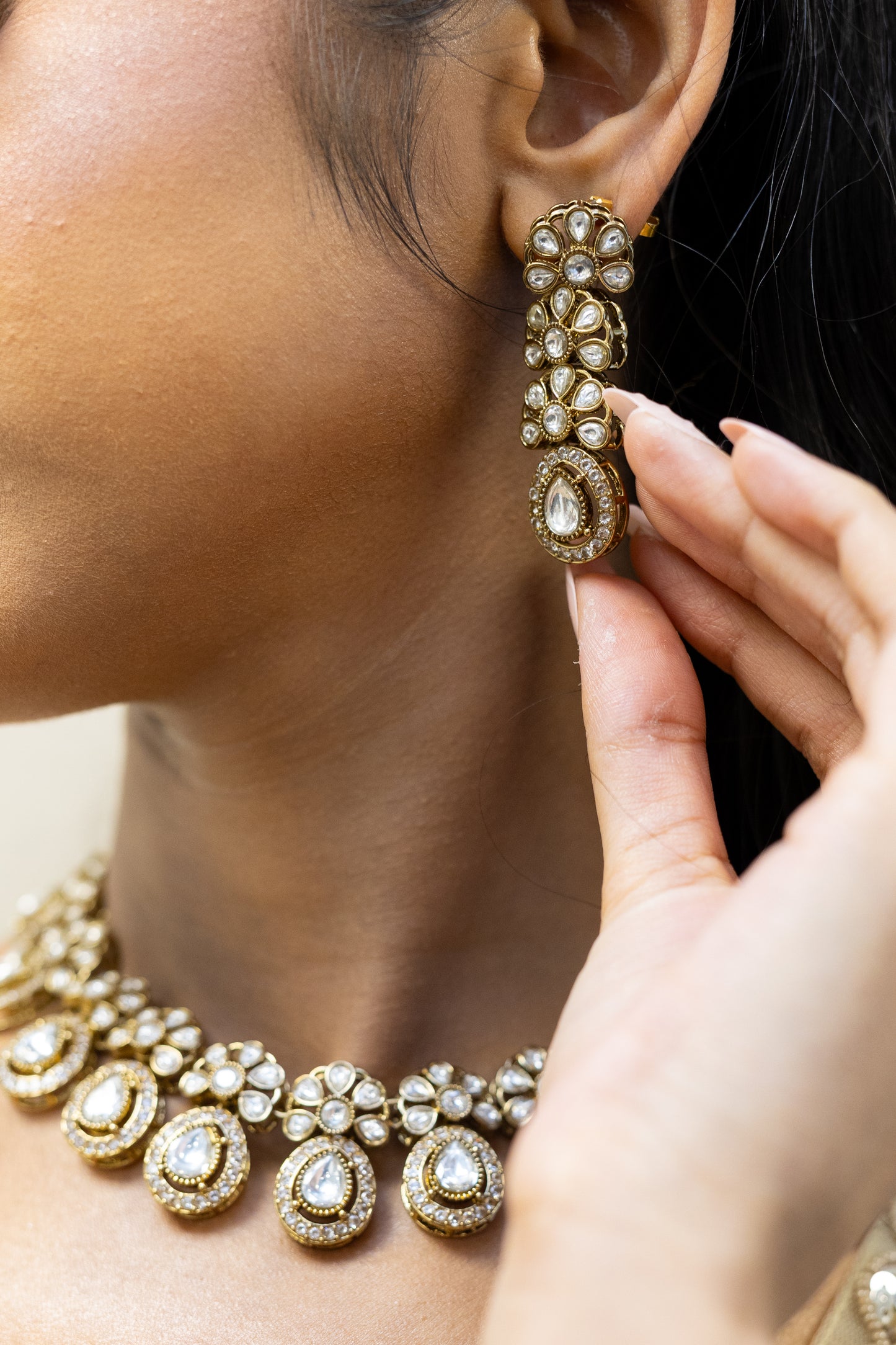 Rivya Kundan Choker Set in Silver - South Asian Bridal Necklace with Earrings and Tikka - London Jewellery Brand.