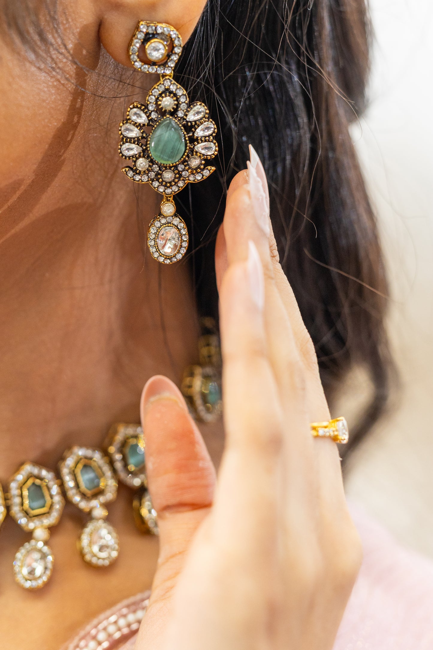 Detailed view of Siyana Set featuring Mint Green geometric Kundan stones, crystal accents, and a teardrop pendant – Modern South Asian Heirloom.